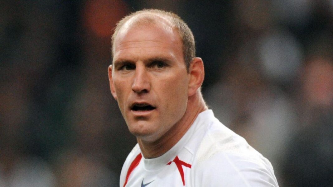 Lawrence Dallaglio wearing an England kit