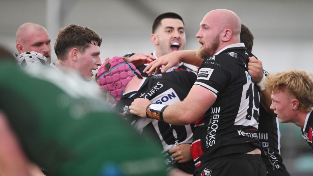 Pirates hand Ealing first league loss in 18 months Cornish Pirates celebrate a try