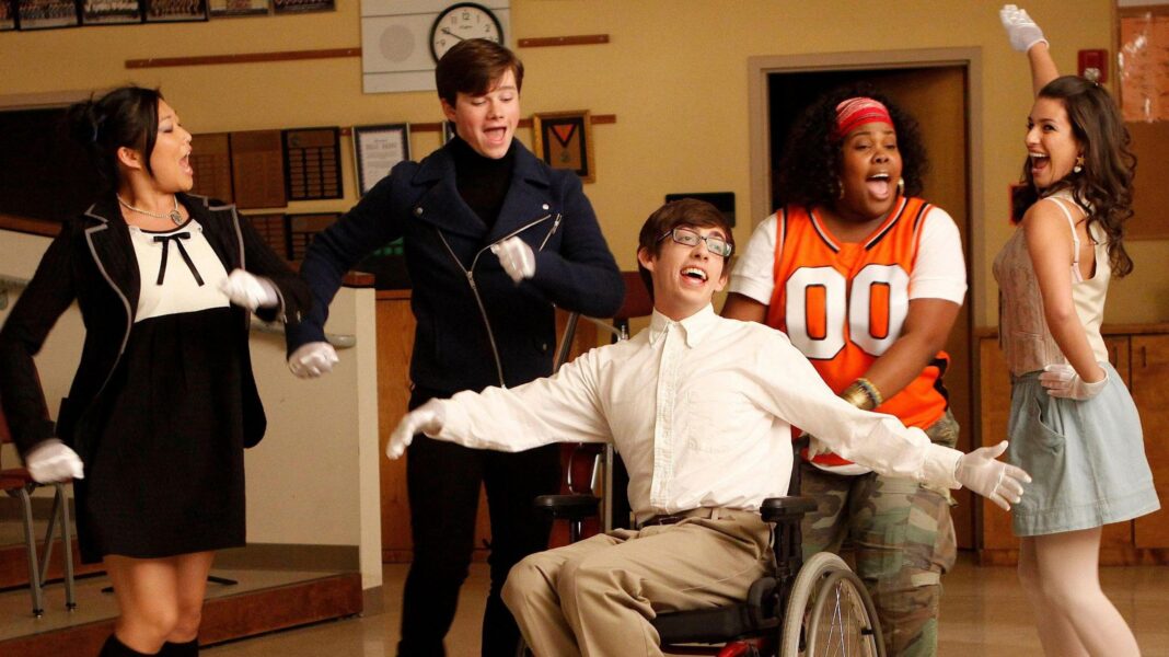 Don’t Stop Believin’ – High school musical Glee set for reboot L-R: Jenna Ushkowitz, Chris Colfer, Kevin McHale, Amber Riley and Lea Michele in Glee