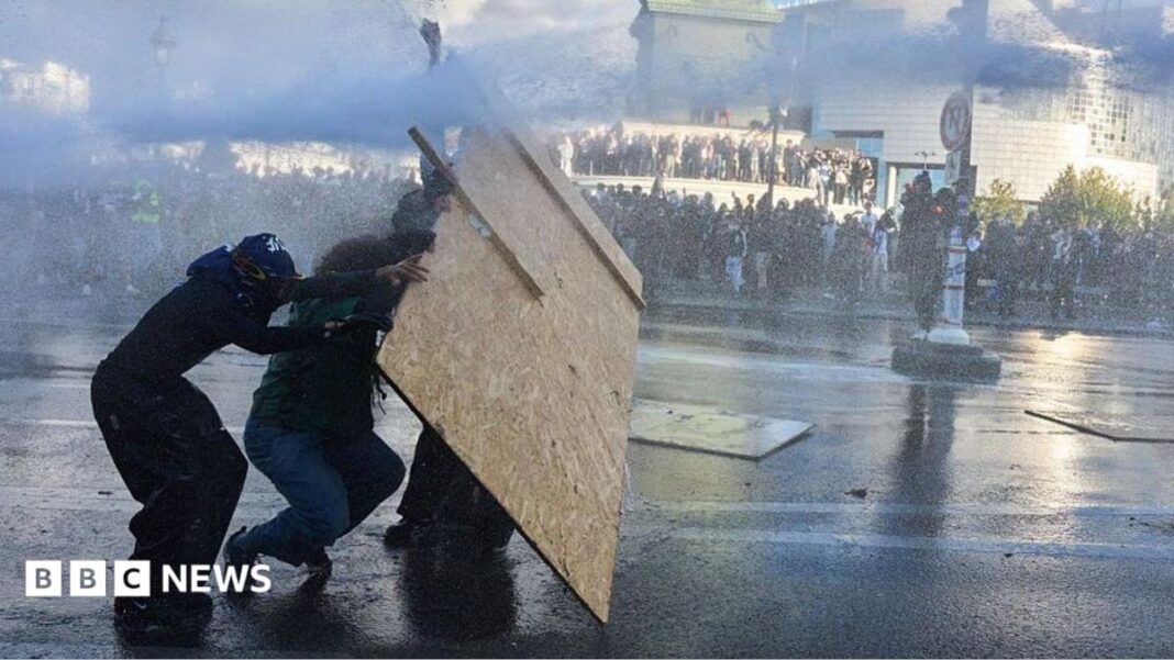 France promises 3,000 extra teachers in first step to calm student protests France promises 3,000 extra teachers in first step to calm student protests