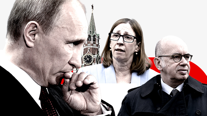 Vladimir Putin, former US Ambassador to Russia Lynne Tracy, and former French Ambassador to Russia Pierre Levy in front of the Kremlin's Spasskaya Tower.