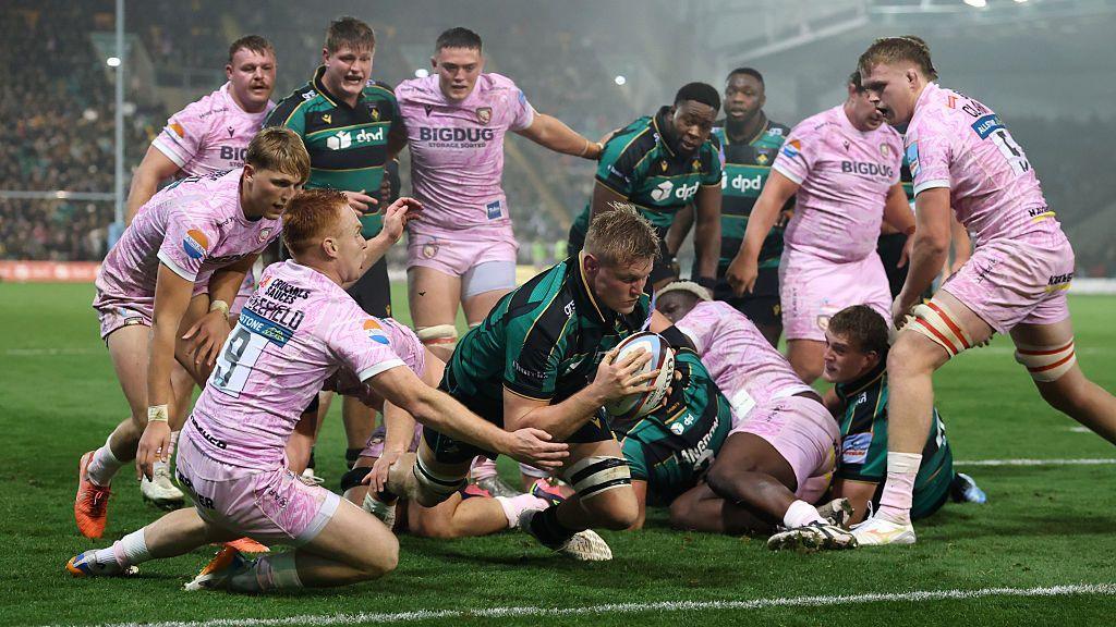 Tom Pearson scores for Northampton Saints against Gloucester.