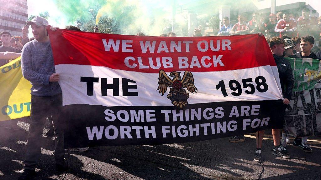 Manchester United fans protest