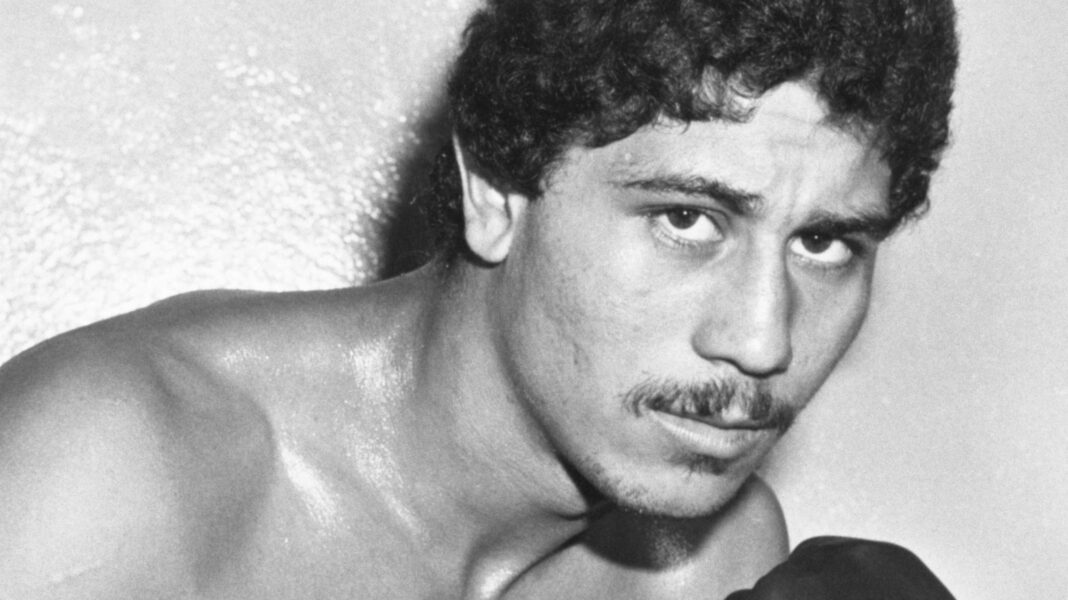 Puerto Rican boxing legend Gomez dies aged 69 Boxer Wilfredo Gomez in his boxing gloves
