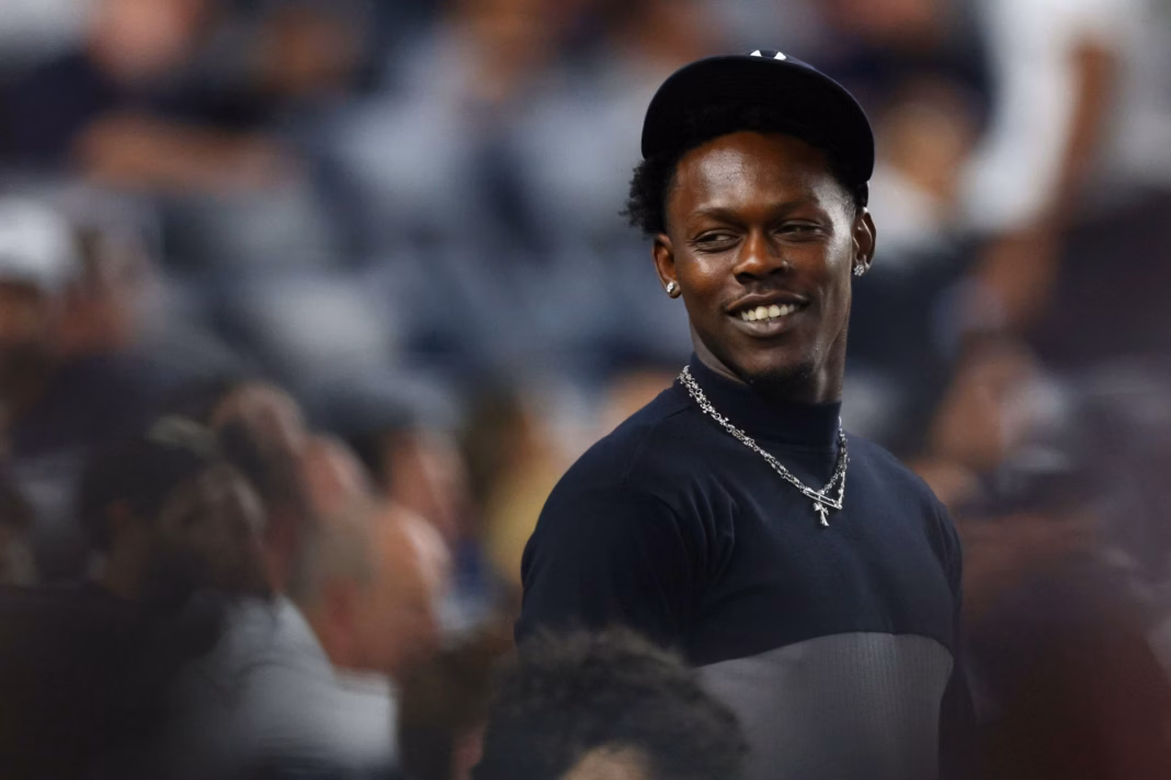 “Nobody is giving him that deal” – Yankees fans rip MLB insider over Jazz Chisholm Jr. free agency contract prediction “Nobody is giving him that deal” – Yankees fans rip MLB insider over Jazz Chisholm Jr. free agency contract prediction