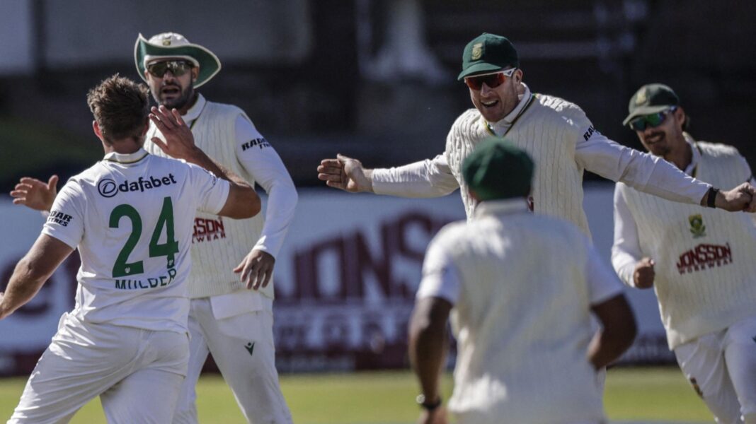 South Africa celebrate wicket from Wiaan Mulder