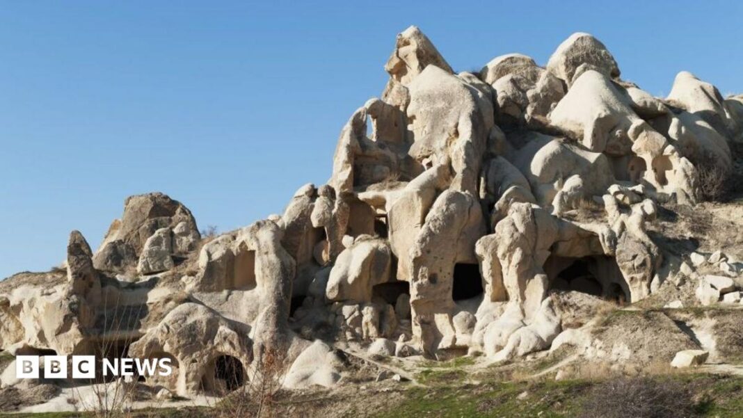 Rock collapse kills two in Turkey’s Cappadocia, local media reports Rock collapse kills two in Turkey’s Cappadocia, local media reports