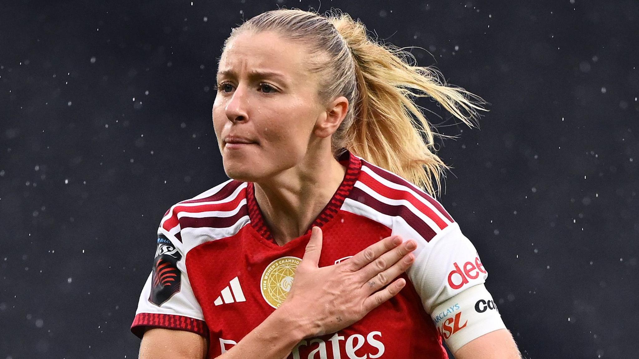 Leah Williamson celebrates as Arsenal beat Tottenham in the WSL