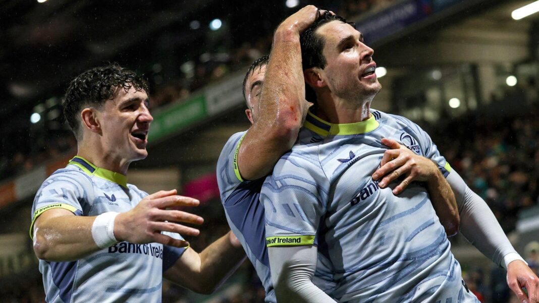 Carbery stars as Leinster hammer Connacht in URC Joey Carbery celebrates scoring a try