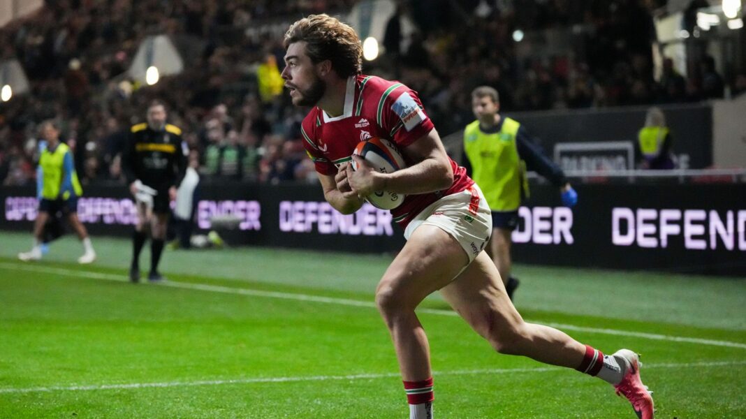 Leicester dominate Bristol to go top of the Prem Ollie Hassell-Collins runs over the tryline with the ball in his arms to score a try