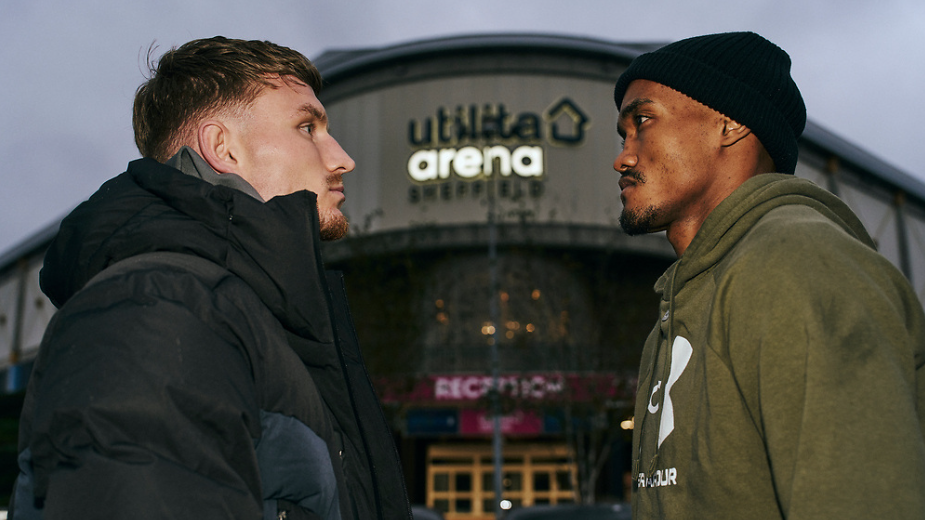 Dalton Smith and Alberto Puello face-off at the Utilita Arena in Sheffield