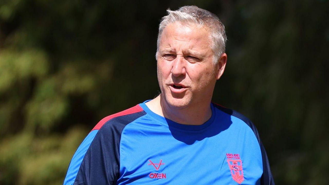 Stuart Barrow takes training