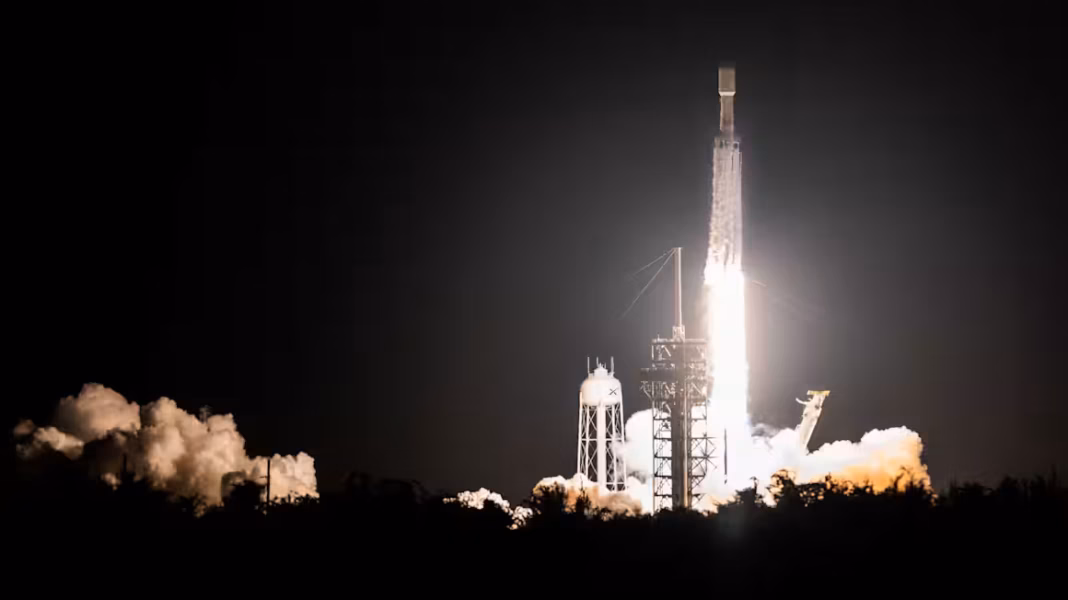 SpaceX credit risk jumps on worries over its borrowing spree Httpsd1e00ek4ebabms cloudfront netproduction0b8cf6ec 3e91 4d39 89be b660ab2bbd0d