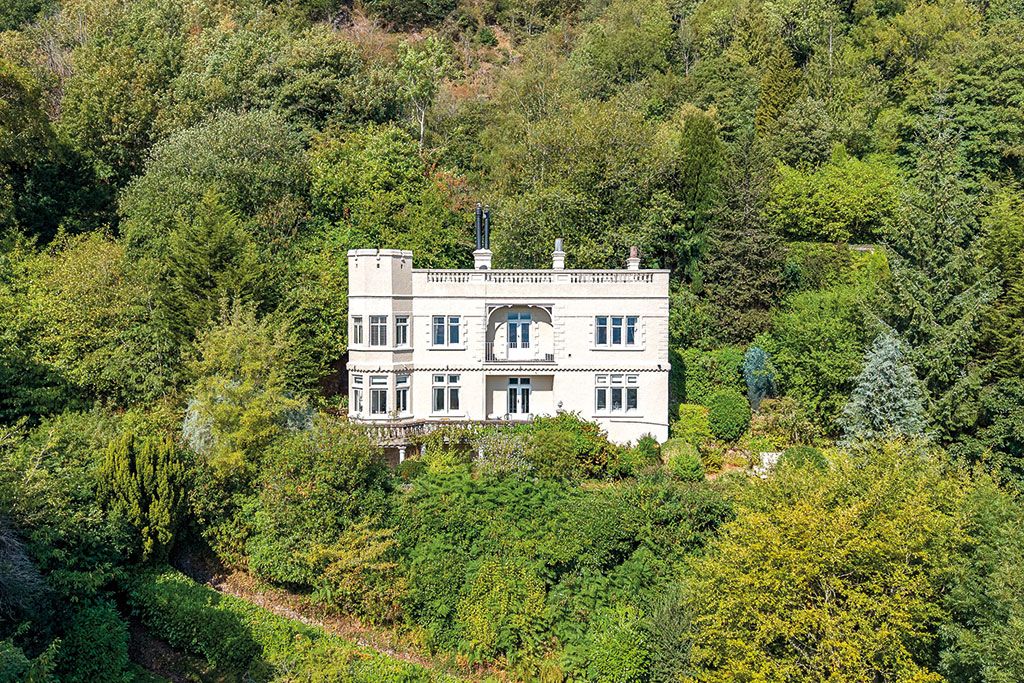 Houses for sale in elevated locations: Monte Cielo, Malvern, Worcestershire