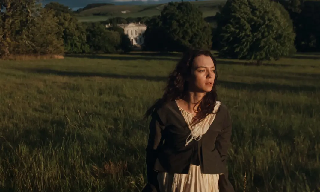 The New Sense and Sensibility Film Takes Us to Bucolic Devon and Dorset Sense and sensibility sept26 pr courtesy of focus features © 2026 focus features llc14