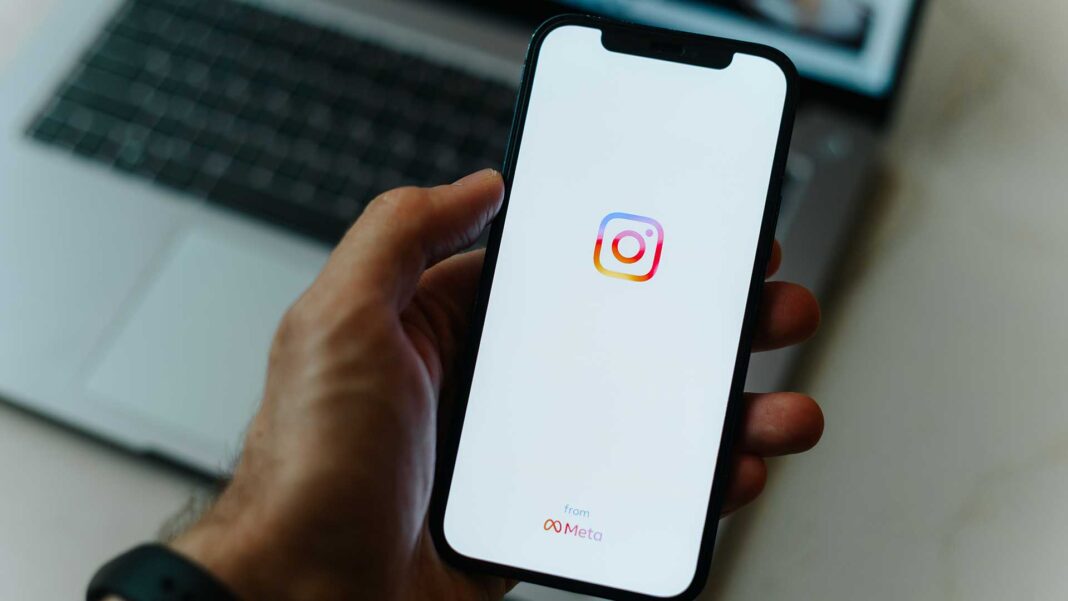 Best Sites to Buy Instagram Followers, Likes and Views in UK image