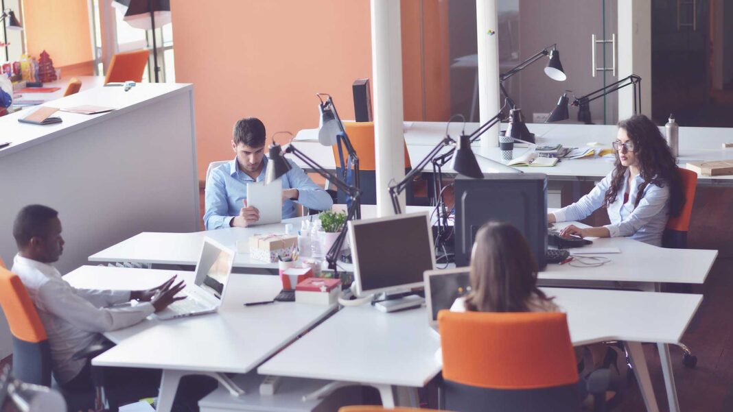 Analysing the 5 Best Employer of Record (EOR) Services for UK Businesses image