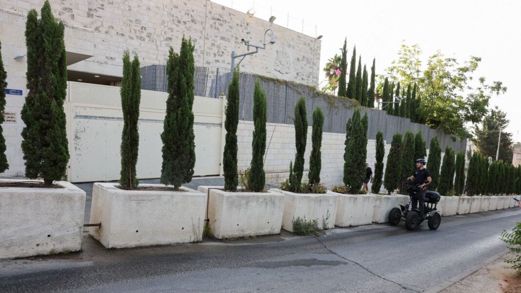 Skynews british consulate jerusalem 7371019