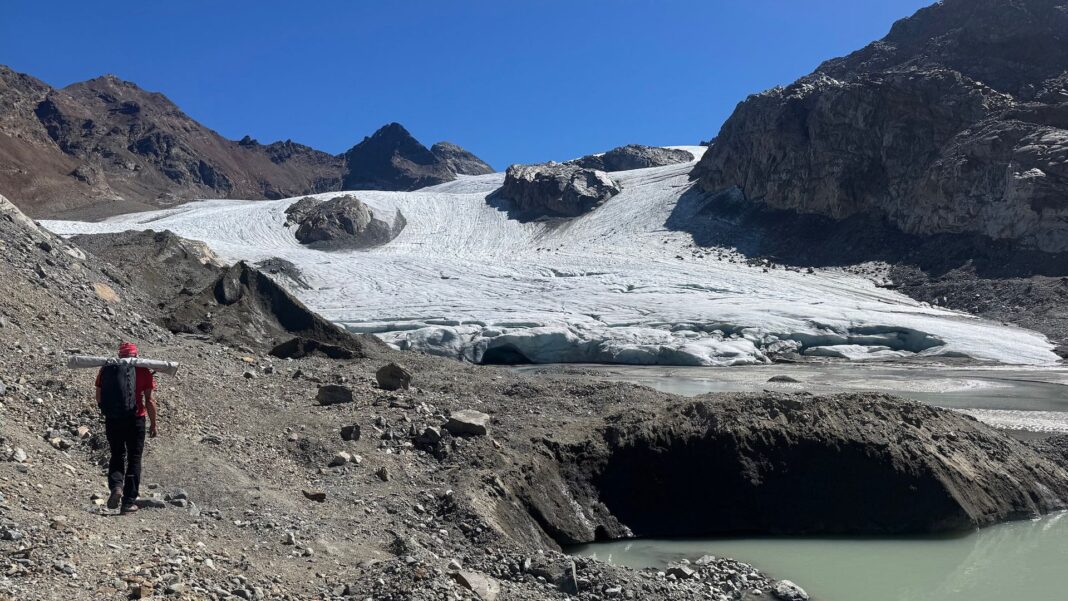 ‘Devastating year’ as Swiss glaciers shed 5% of ice amid record-breaking heatwaves Skynews glacier switzerland 7365552