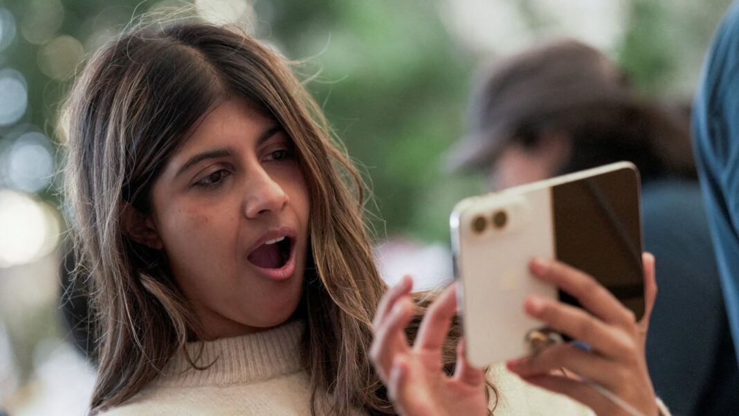 Users reporting problems with Apple’s first foldable iPhone Skynews iphone duo apple 7388368