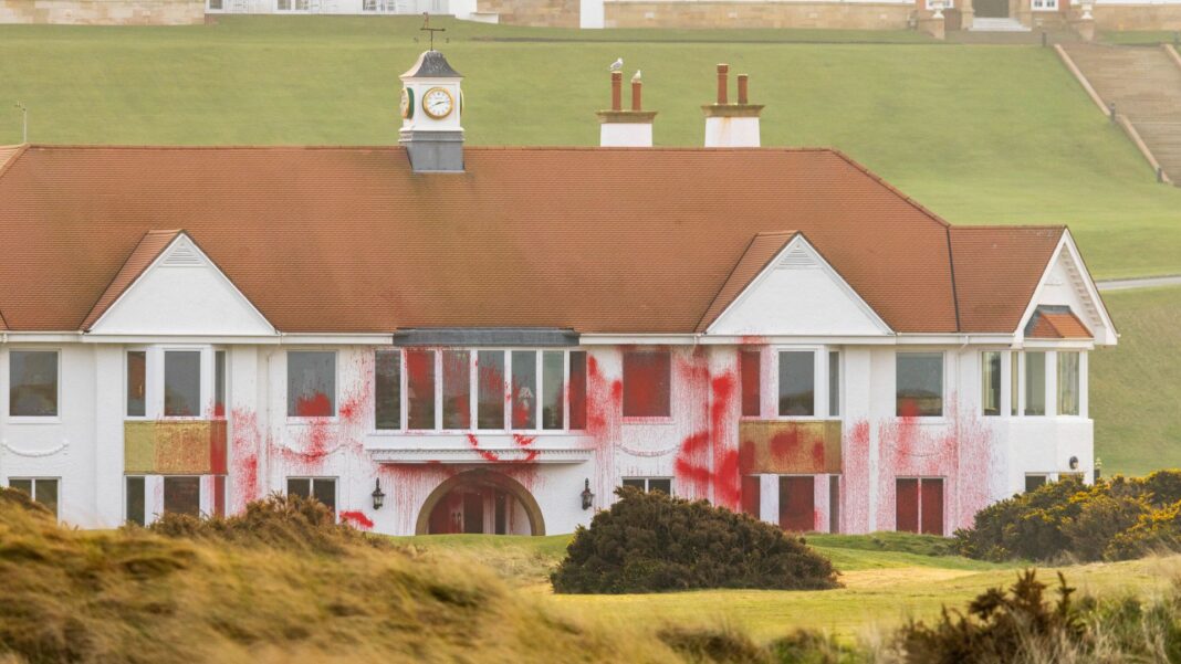 Suspects accused of vandalising Trump Turnberry golf resort to stand trial Skynews trump turnberry donald trump 6854260