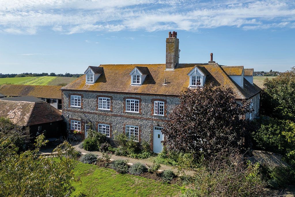 Houses for sale with stables: Hoddern Farmhouse, East Sussex